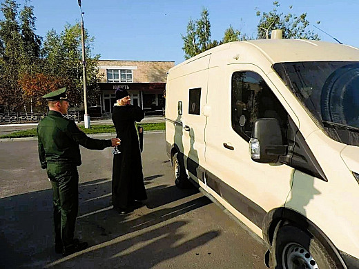 Тейковским ракетчикам подарили бронированный автомобиль